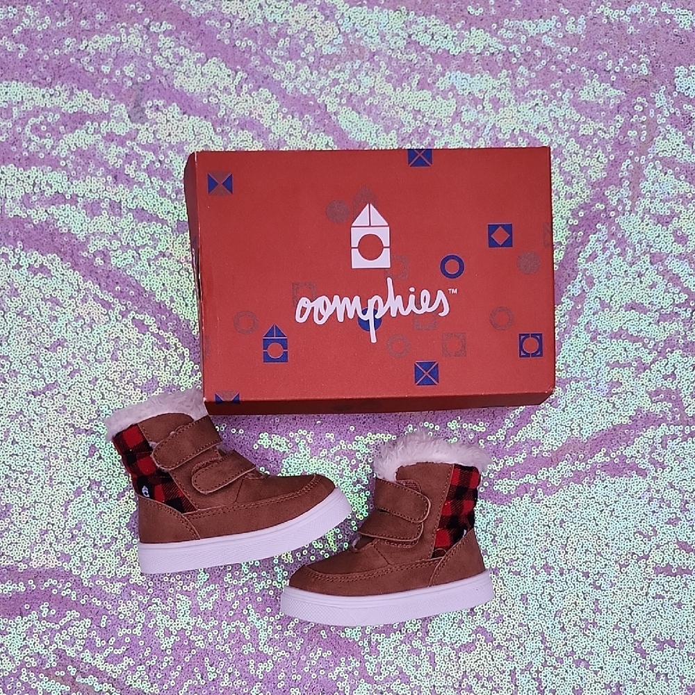 Oomphies Brown and Red Checkered Baby Boots Stylish and Versatile. NWT
